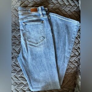 Judy Blue Light Wash Bootcut Jeans
